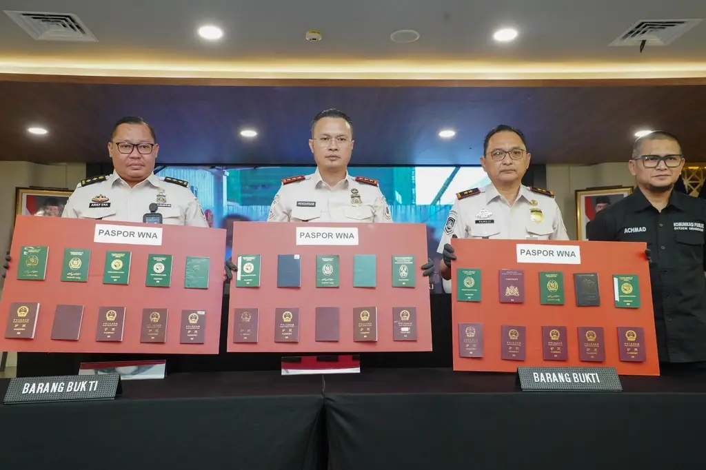 Petugas Imigrasi Operasi Wirawaspada 2026
